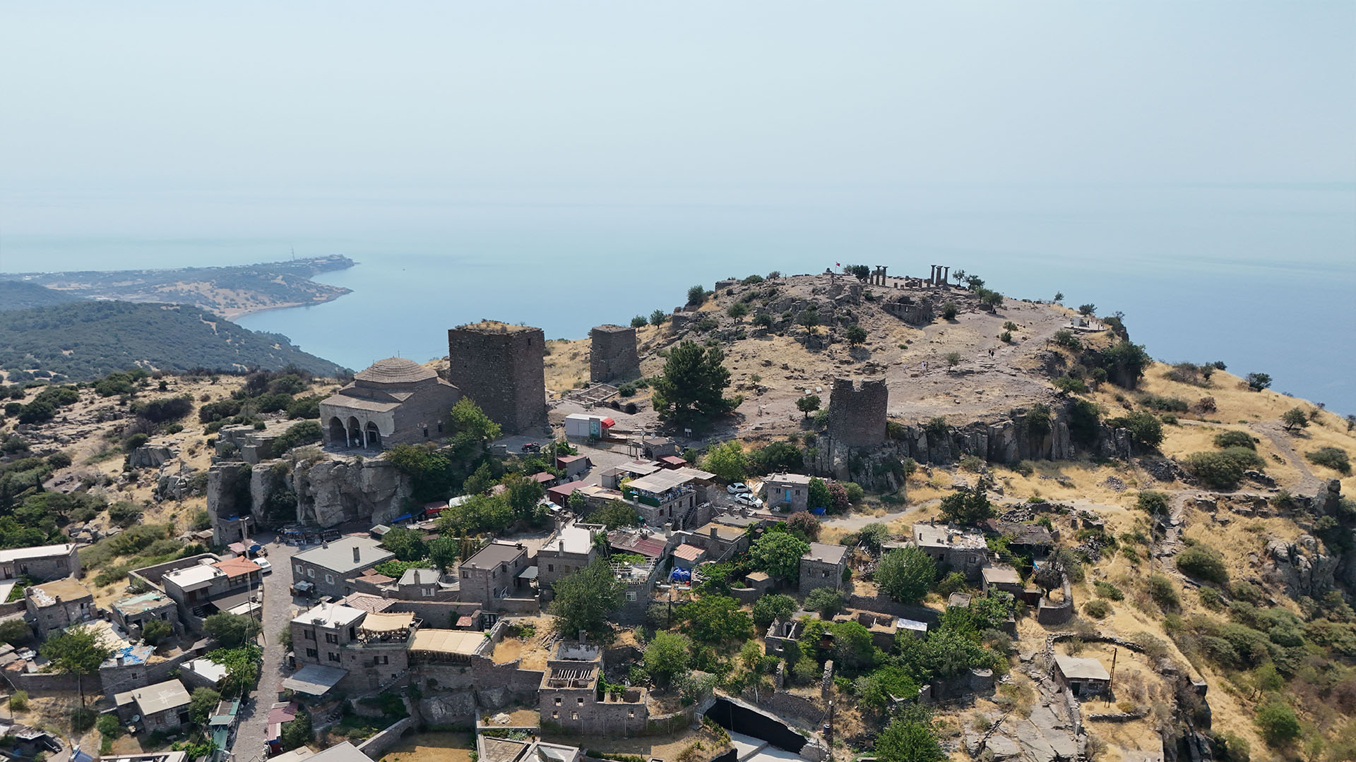 Assos